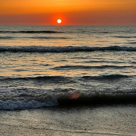 Creative Family House Near 度假居